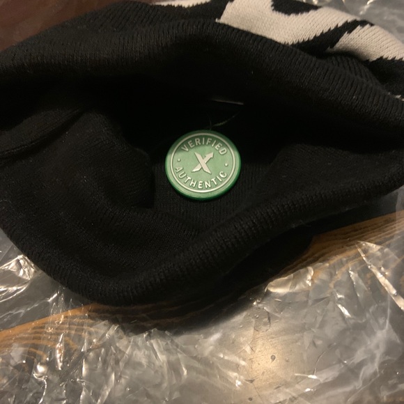 SOLD SOLD Authentic SUPREMR BEANIE HAT - Picture 3 of 3